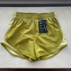 NWT Nike Standard Fit Running Shorts XS